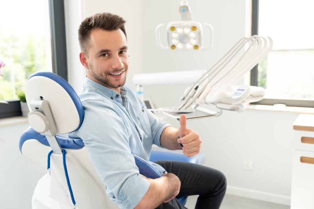 Tandlæge Diagnose i Polen. På tandklinikken tages panorama røntgen, og tandlægen laver en behandlingsplan. Minibus fra din hjemmeadresse. Gratis dansk tolk.